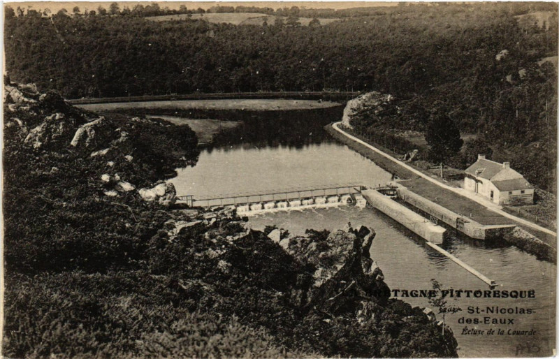 Carte postale ancienne Saint-Nicolas-des-Eaux - Ecluse de la Couarde
