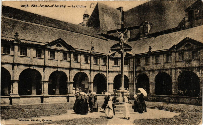 Carte postale ancienne Sainte-Anne-d'Auray - La Cloitre à Sainte-Anne-d'Auray