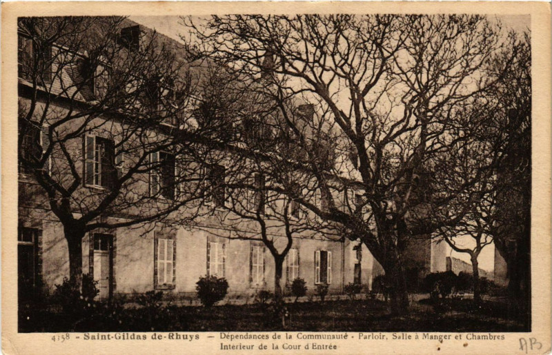 Carte postale ancienne Saint-Gildas de-Rhuys - Dependances de la Communaute - Parloir à Saint-Gildas-de-Rhuys