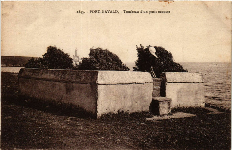 Carte postale ancienne Port-Navalo - Tombeau d'un petit mousse
