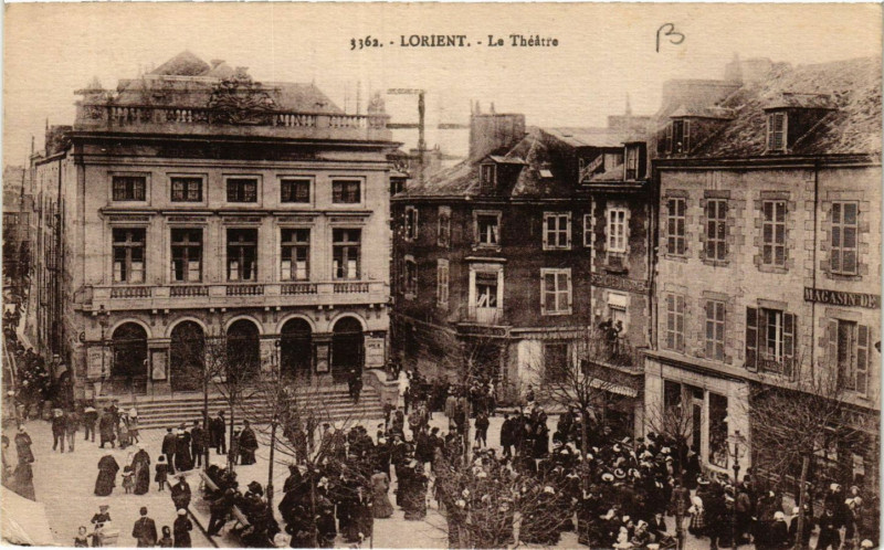 Carte postale ancienne Lorient - Le Theatre à Lorient