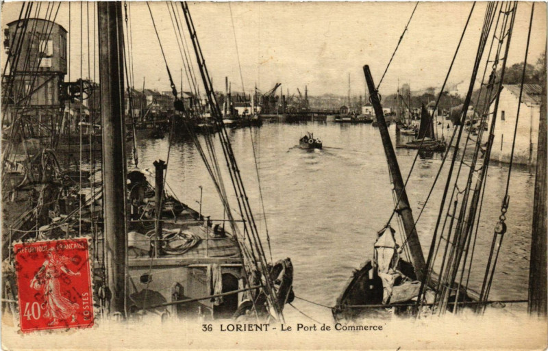 Carte postale ancienne Lorient - Le Port de Commerce à Lorient