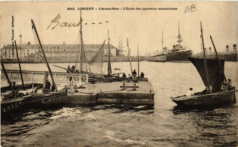 Carte postale ancienne Lorient - L'Avan-Port - L'Ecole des apprentis mecaniciens à Lorient