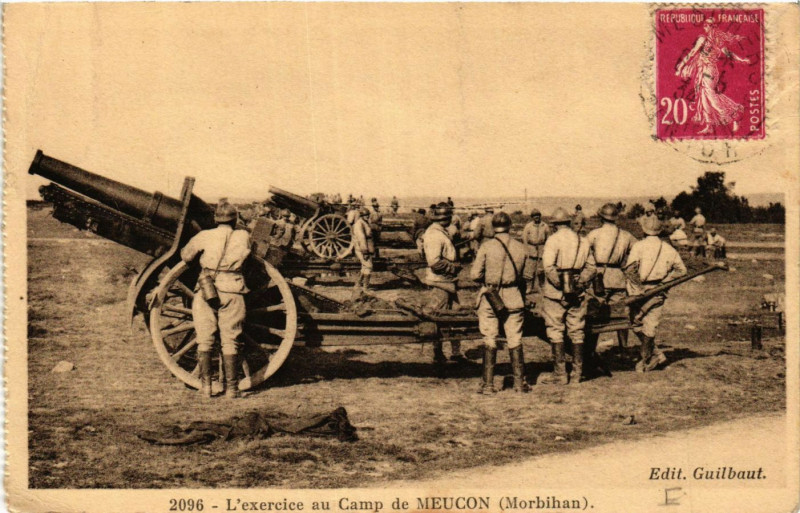 Carte postale ancienne L'exercise au Camp de Meucon à Locmaria-Grand-Champ