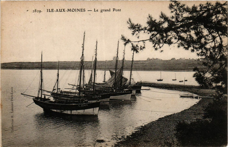Carte postale ancienne Ile-aux-Moines - Le grand Pont à Île-aux-Moines