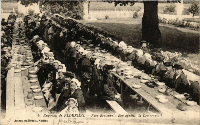 Carte postale ancienne Env. de Ploermel - Noce Bretonne - Bon Appetit la Coviergne ! à Ploërmel