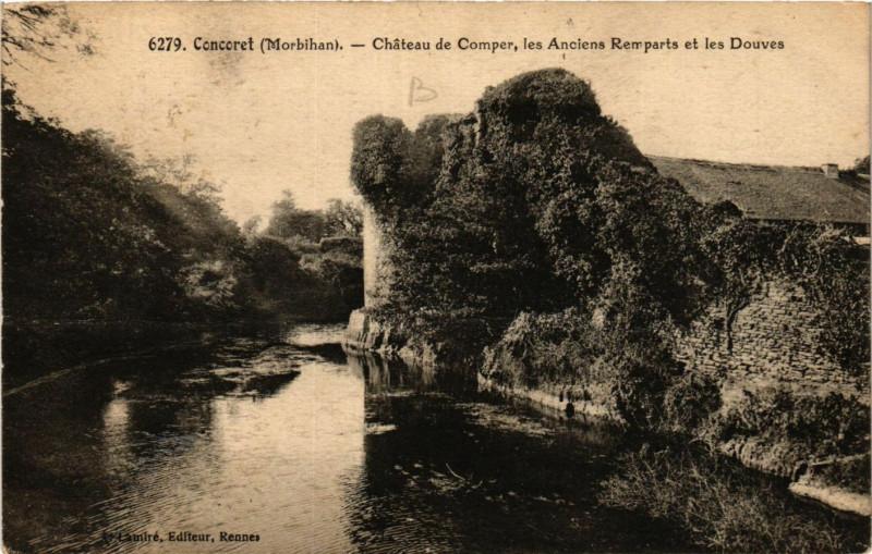 Carte postale ancienne Concoret - Chateau de Comper les Anciens Remparts et... à Concoret