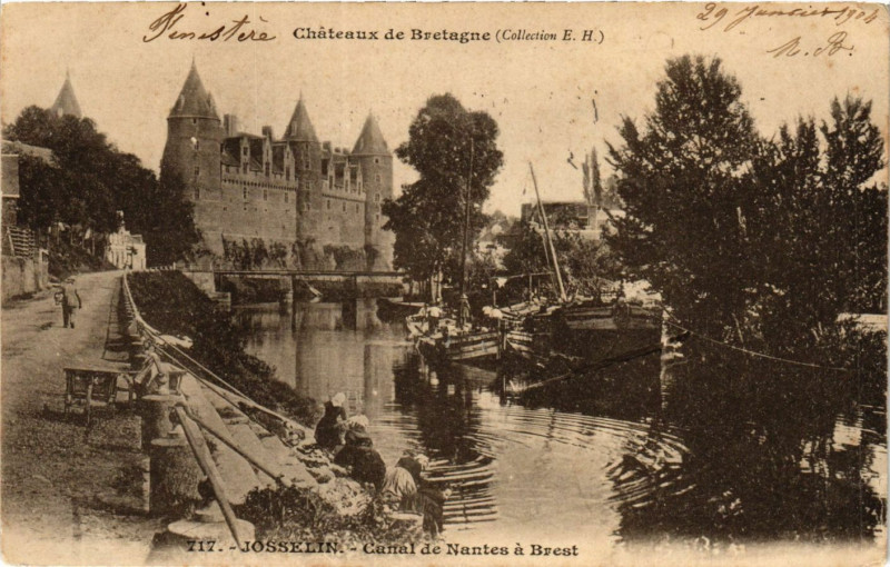 Carte postale ancienne Chateaux de Bretagne - JOSSELINs - Canal de Nantes a Brest à Josselin
