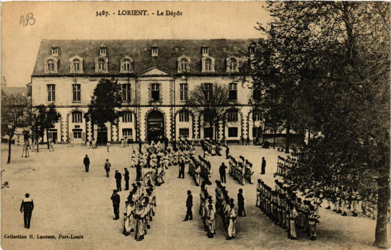 Carte postale ancienne Lorient - Le Depot à Lorient