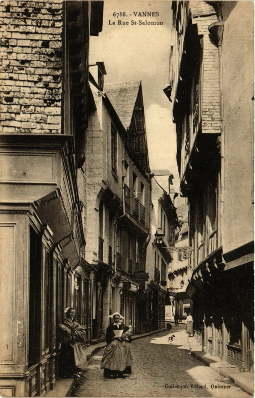 Carte postale ancienne Vannes - La Rue St-Solomon à Vannes