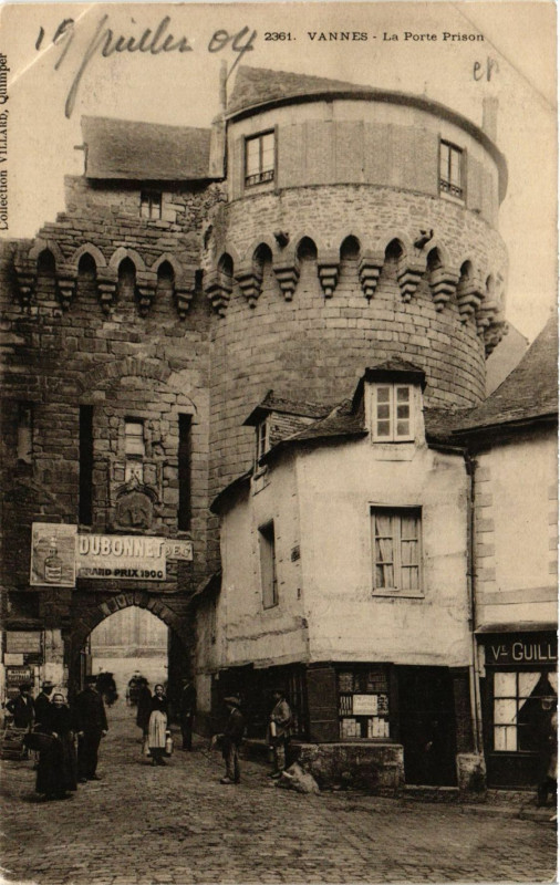 Carte postale ancienne Vannes - La Porte Prison à Vannes