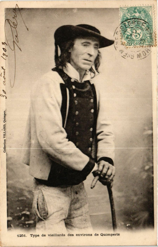 Carte postale ancienne Type de Vieillards des envions de Quimperle