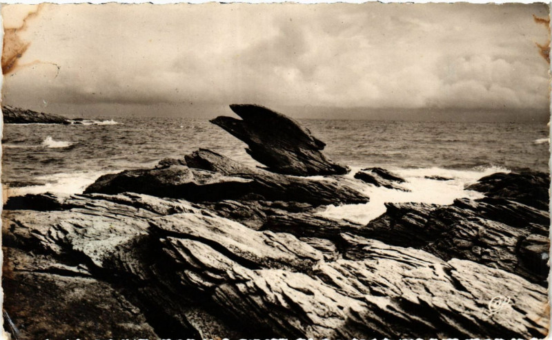 Carte postale ancienne Quiberon - Le Rocher de l'Aigle à Quiberon