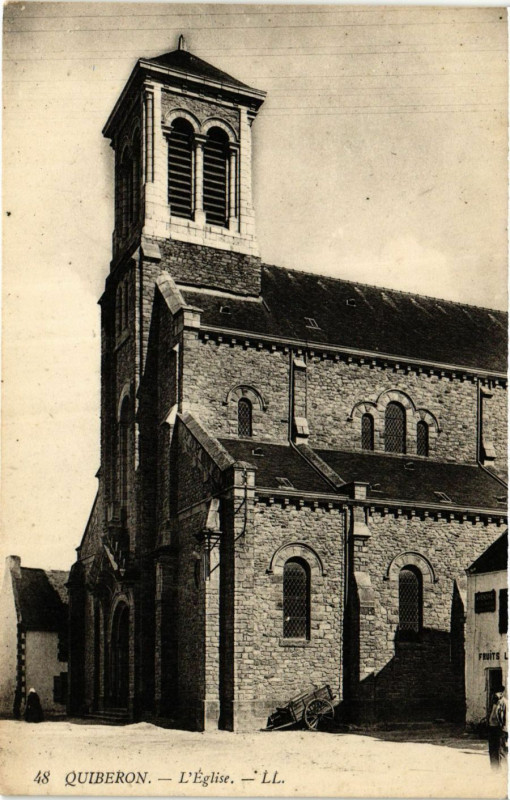 Carte postale ancienne Quiberon - L'Eglise à Quiberon