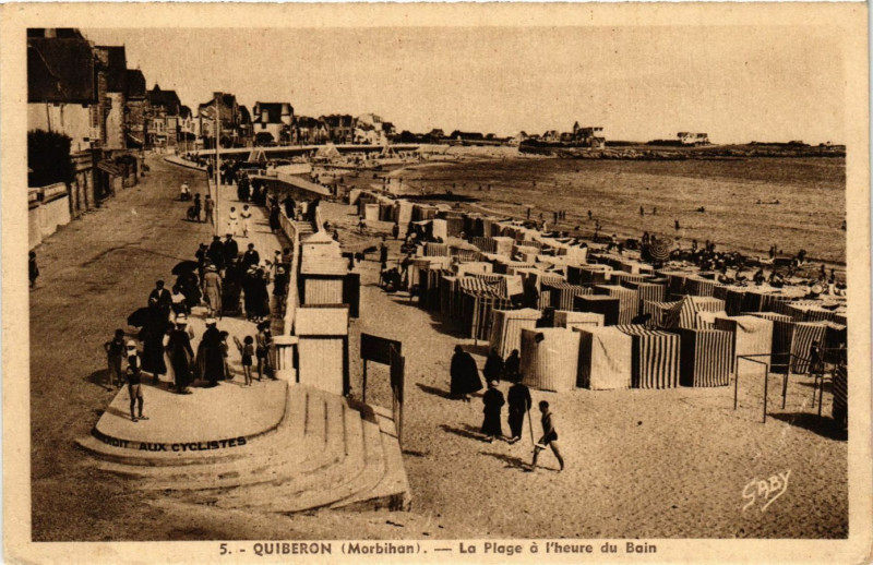 Carte postale ancienne Quiberon - La Plage a l'heure du Bain à Quiberon