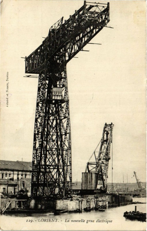 Carte postale ancienne Lorient - La nouvelle grue electrique à Lorient