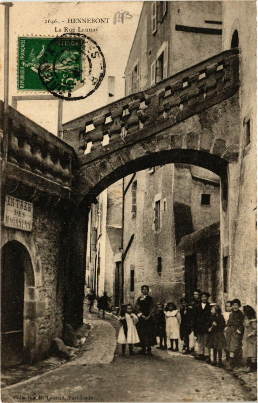 Carte postale ancienne Hennebont - La Rue Launay à Hennebont