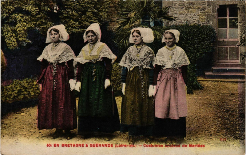 Carte postale ancienne En Bretagne a GUERande (Loire.Inf) - Costumes anciens de Mariées à Guérande