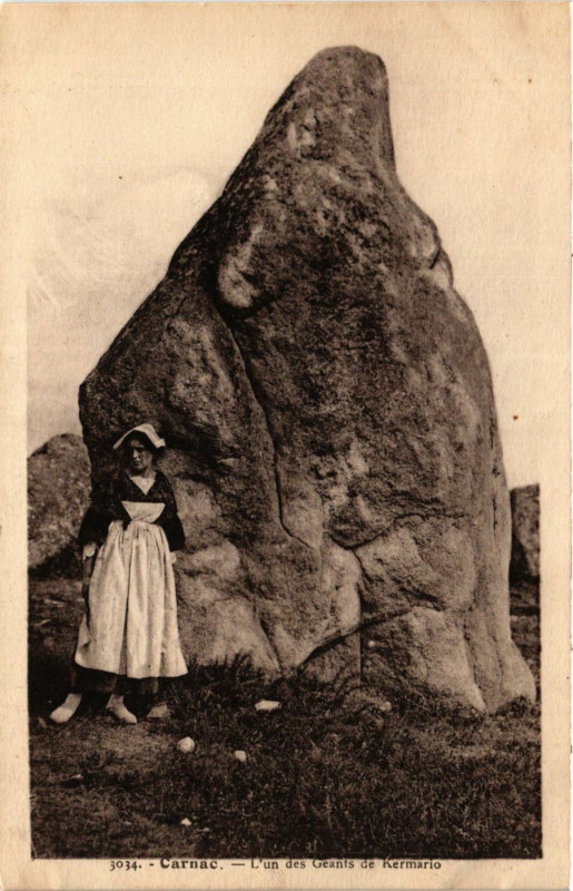 Carte postale ancienne Carnac - L'un des Geants de Kermario à Carnac