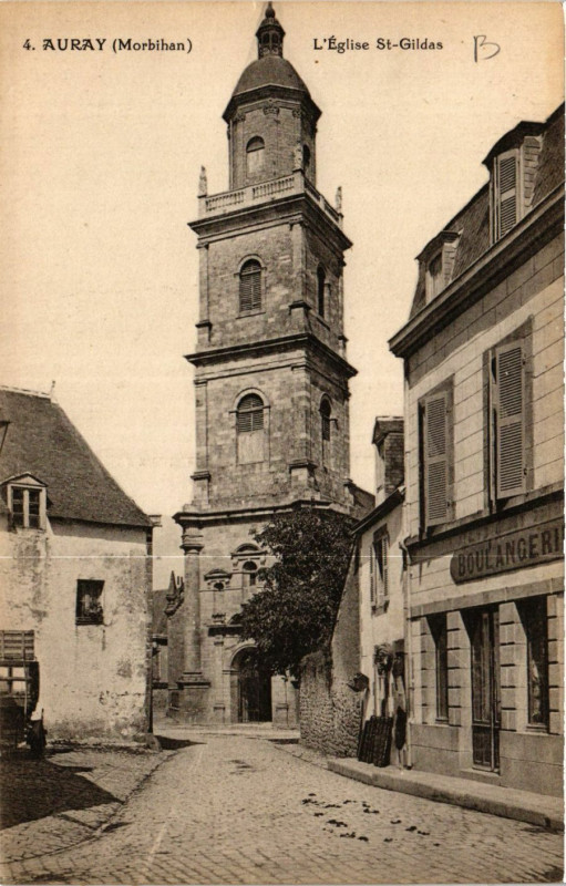 Carte postale ancienne Auray - L'Eglise St-Gildas à Auray