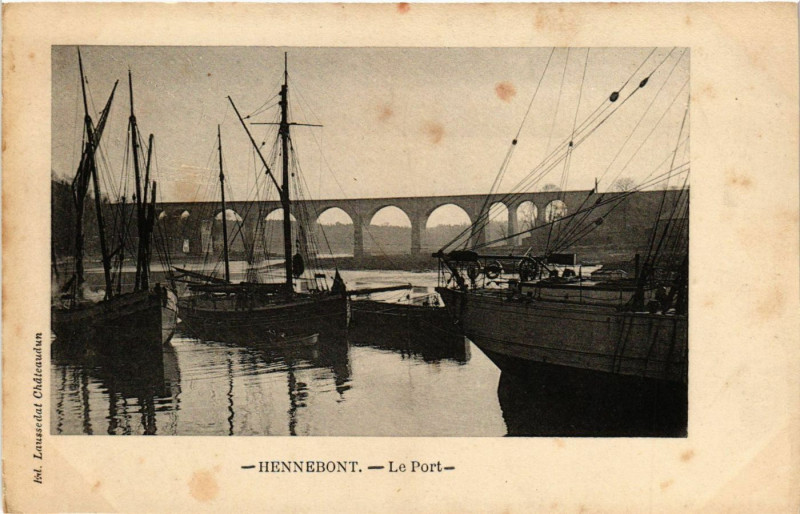 Carte postale ancienne Hennebont - Le Port à Hennebont