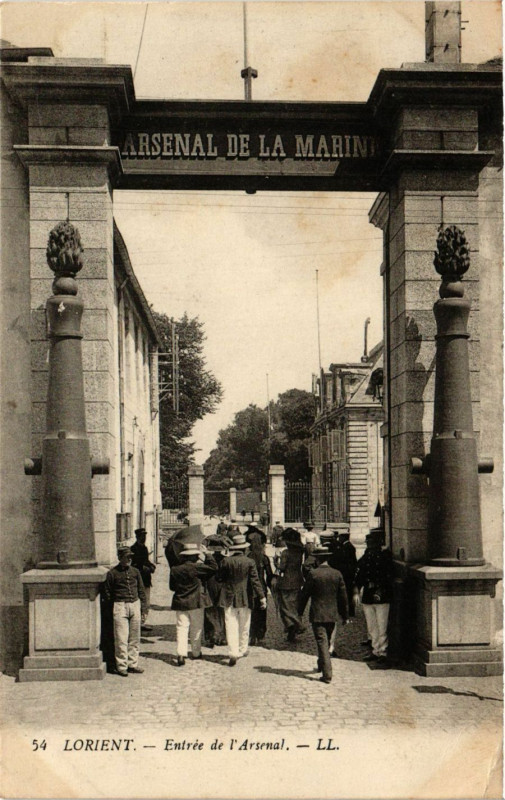 Carte postale ancienne Lorient - Entrée de l'Arsenal à Lorient