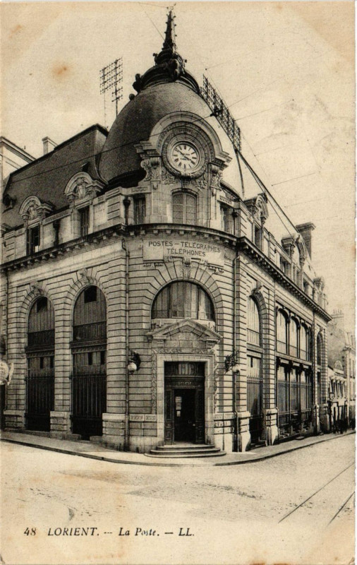 Carte postale ancienne Lorient - La Poste à Lorient