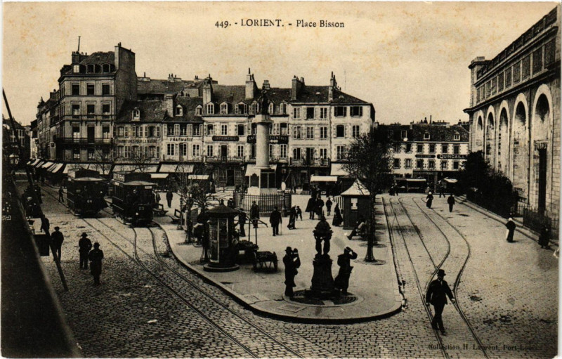 Carte postale ancienne Lorient - Place Bisson à Lorient