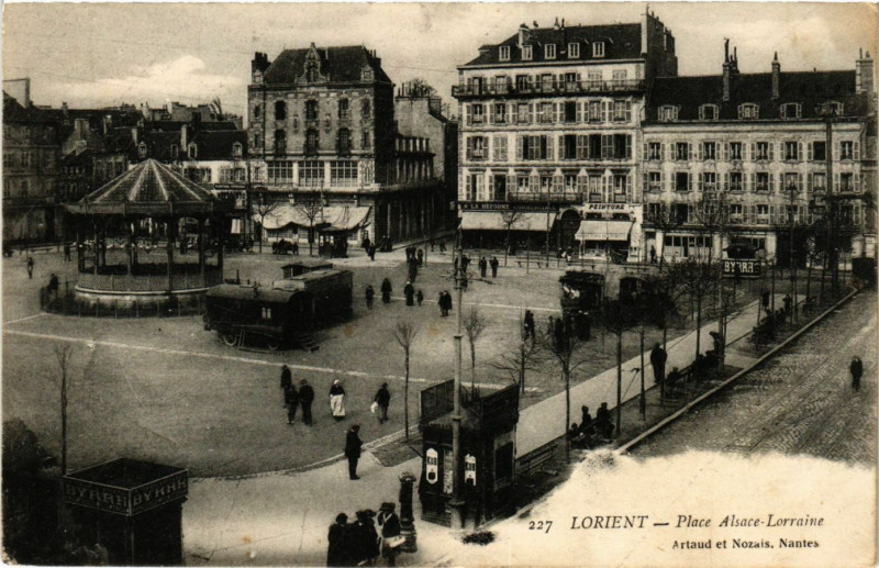 Carte postale ancienne Lorient - Place Alsace-Lorraine à Lorient