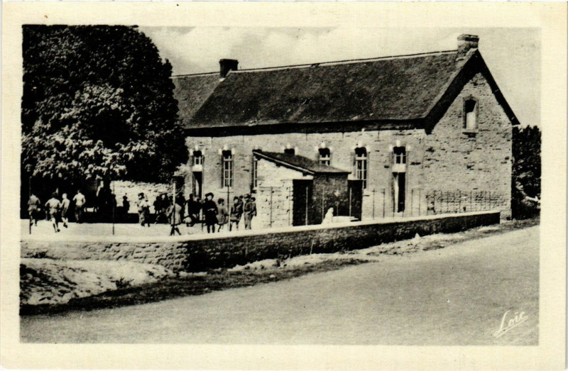 Carte postale ancienne Malansac - Groupe Scolaire à Malansac