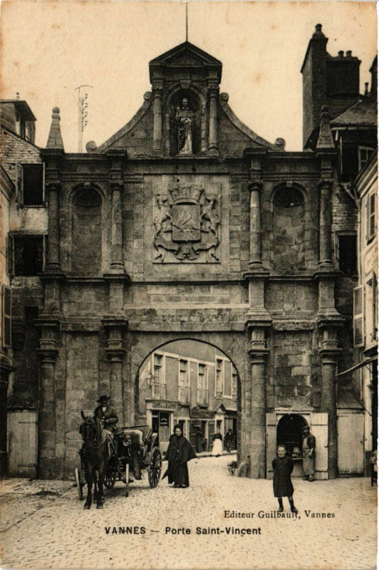 Carte postale ancienne Vannes - Porte St-Vincent à Vannes