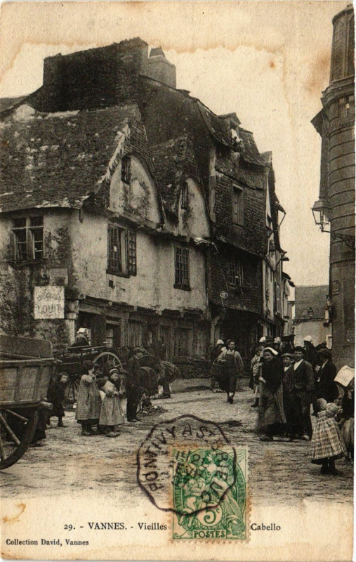 Carte postale ancienne Vannes - Vieilles du Maison Cabello à Vannes