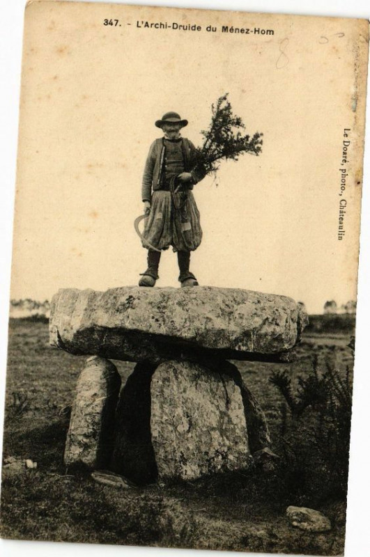 Carte postale ancienne L'Archi-Druide du Menez-Hom