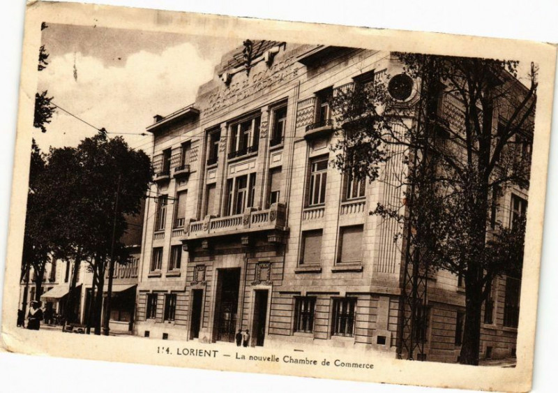 Carte postale ancienne Lorient - La nouvelle Chambre de Commerce à Lorient
