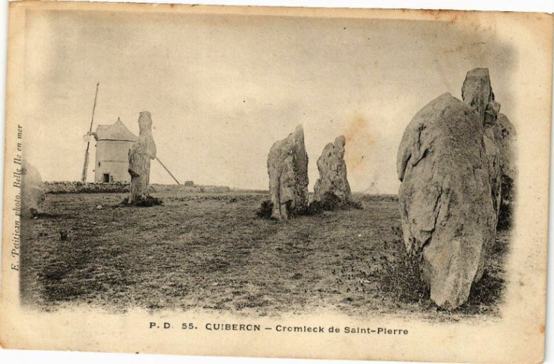 Carte postale ancienne Quiberon - Gremieck de St-Pierre à Quiberon
