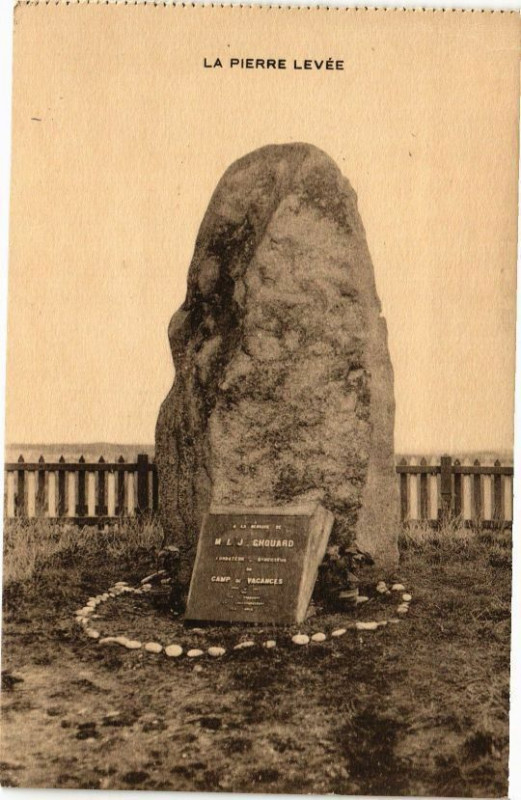 Carte postale ancienne Pierre Levée