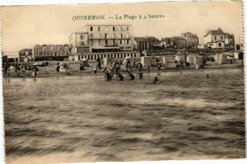 Carte postale ancienne Quiberon - La Plage a 4 heures à Quiberon