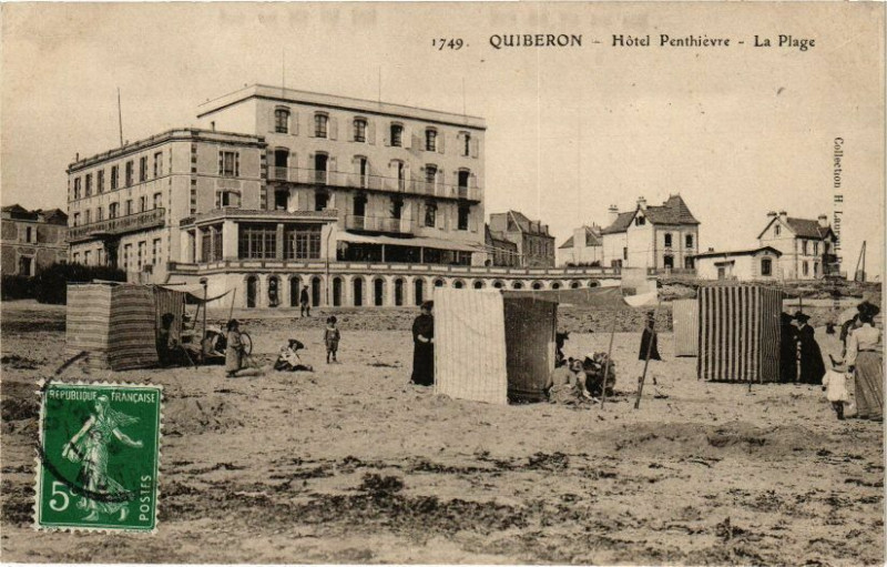 Carte postale ancienne Quiberon - Hotel - Penthievre - La Plage à Quiberon