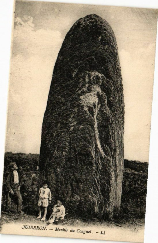 Carte postale ancienne Quiberon - Menhir du Conguel à Quiberon
