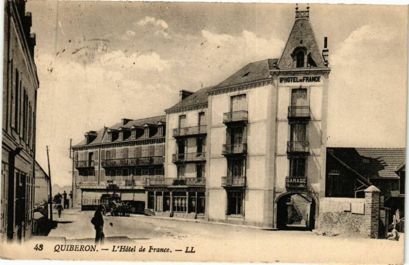 Carte postale ancienne Quiberon - L'Hotel de France à Quiberon