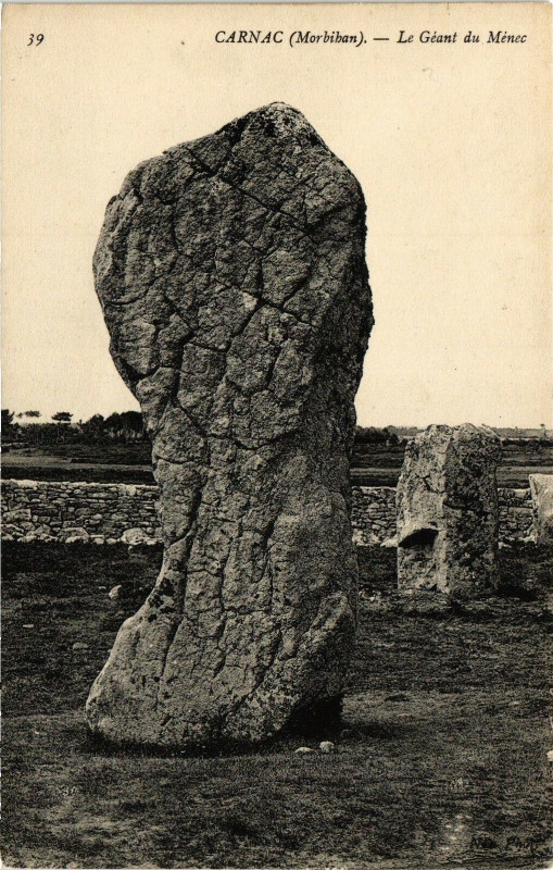 Carte postale ancienne Carnac - Le Geant du Menec à Carnac