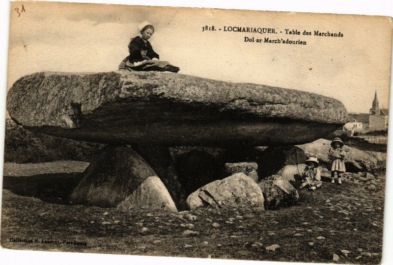 Carte postale ancienne Locmariaquer - Table des Marchands - Dol-ar-March'adouiren à Locmariaquer