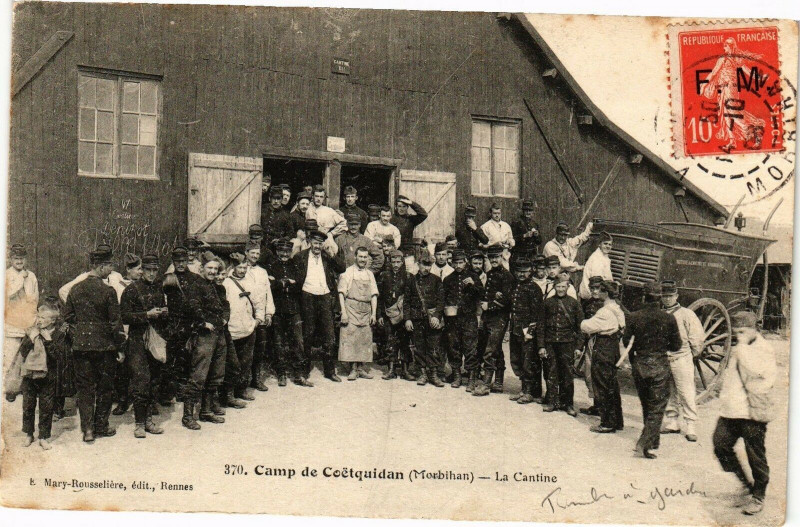 Carte postale ancienne Camp de Coetquidan - La Cantine