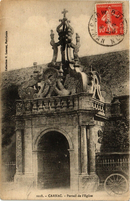 Carte postale ancienne Carnac - Portail de l'Eglise à Carnac