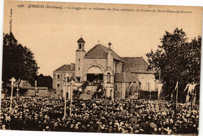 Carte postale ancienne Josselin - La Loggia ou se celebrent les fetes à Josselin