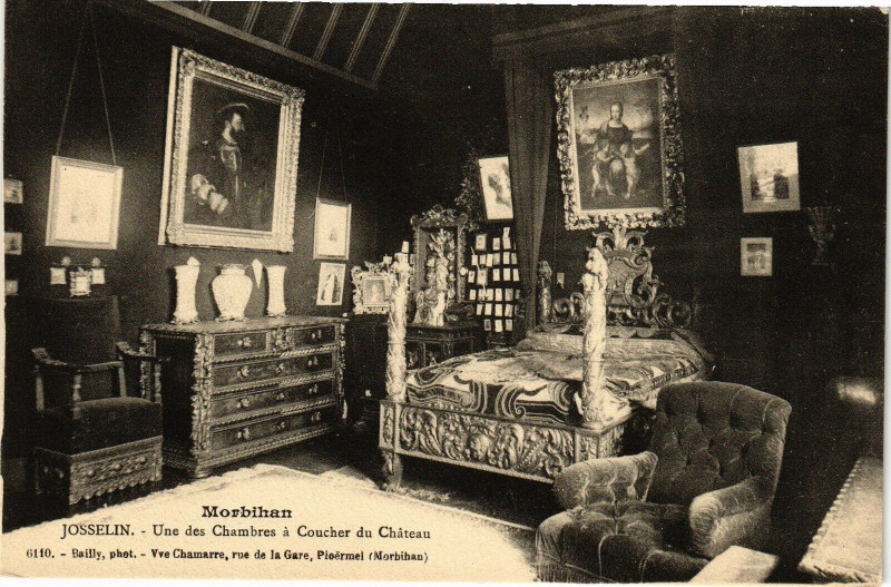 Carte postale ancienne Morbihan - Josselin - Une des Chambres a Coucher du Chateau à Josselin