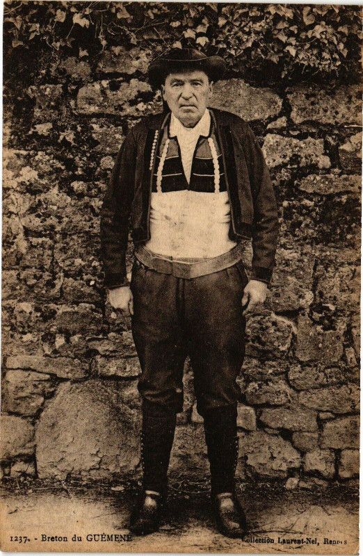 Carte postale ancienne Breton du Guemene