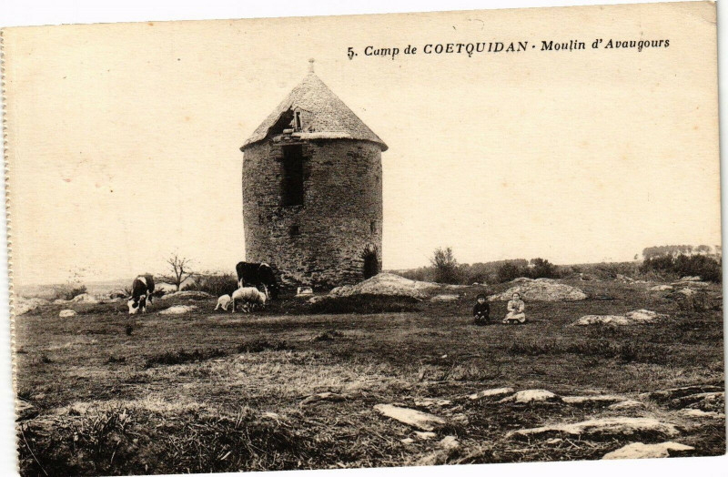 Carte postale ancienne Camp de Coetquidan - Moulin d'Avaugours