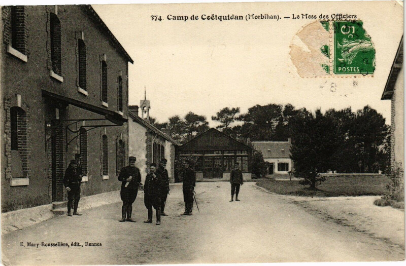 Carte postale ancienne Camp de Coetquidan - Le Mess des Officiers