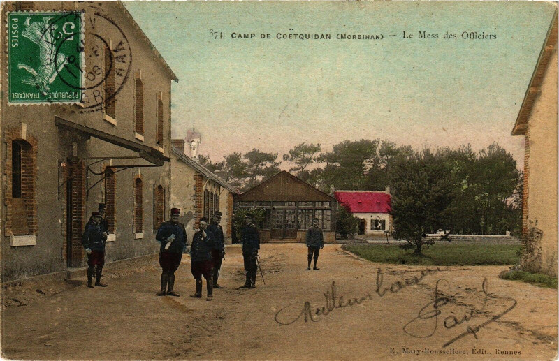 Carte postale ancienne Camp de Coetquidan - Le Mess des Officiers